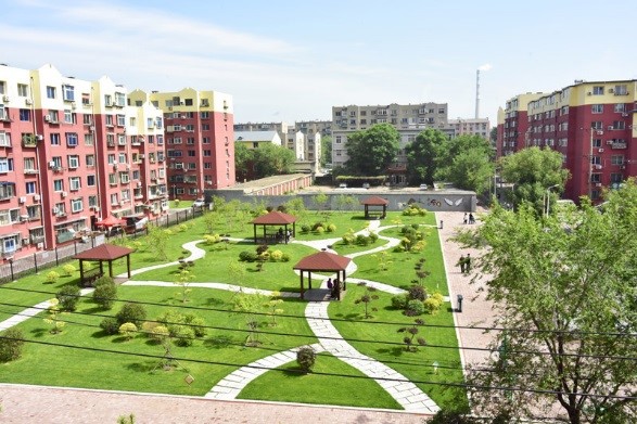 煥然一新的共和小區(qū)。鞍山市委網信辦供圖